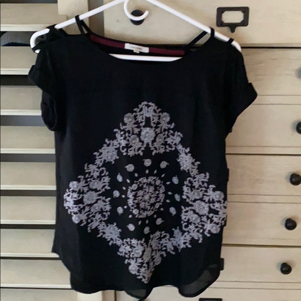 Short sleeved top